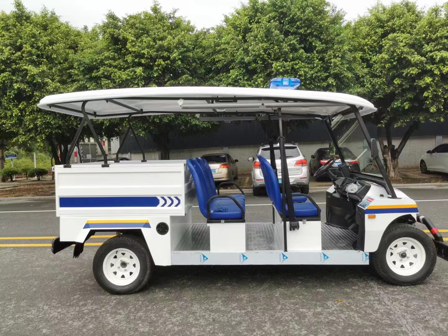 5座麻豆一二三产区巡逻车带后斗